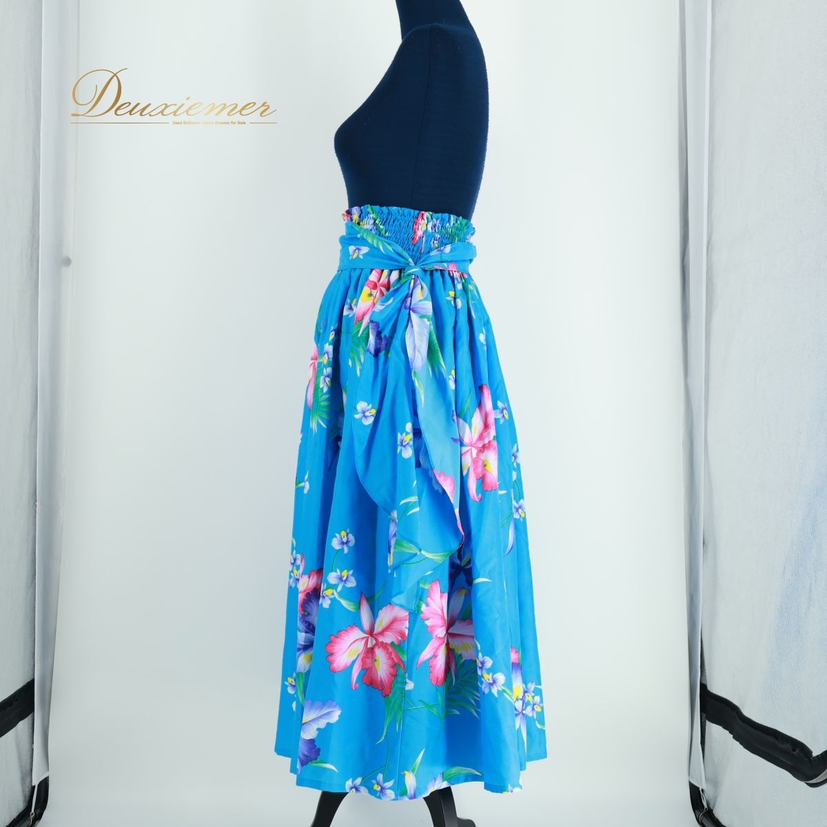 【日本製 フラダンス衣装】ブルー Paondor スカート 青 白 レース 上品 日本製 フラダンス衣装】ブルー ALOHA STANDARDS アロハ
