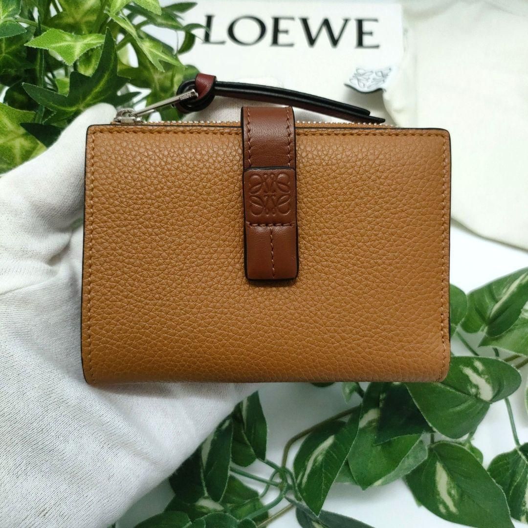 ロエベ 折り財布 スリムジップバイフォールドウォレット アナグラム ブラウン