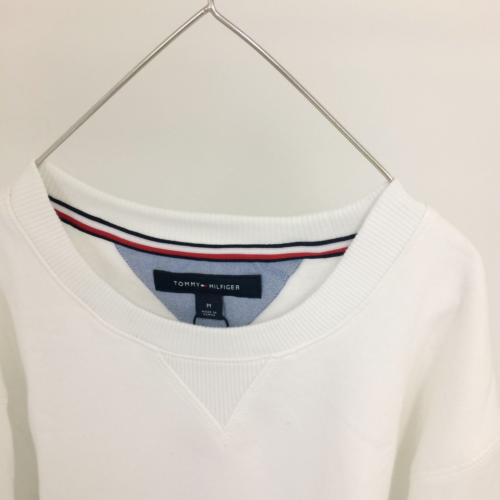 TOMMY HILFIGER トミーヒルフィガー メンズ ロゴ刺繍 V字