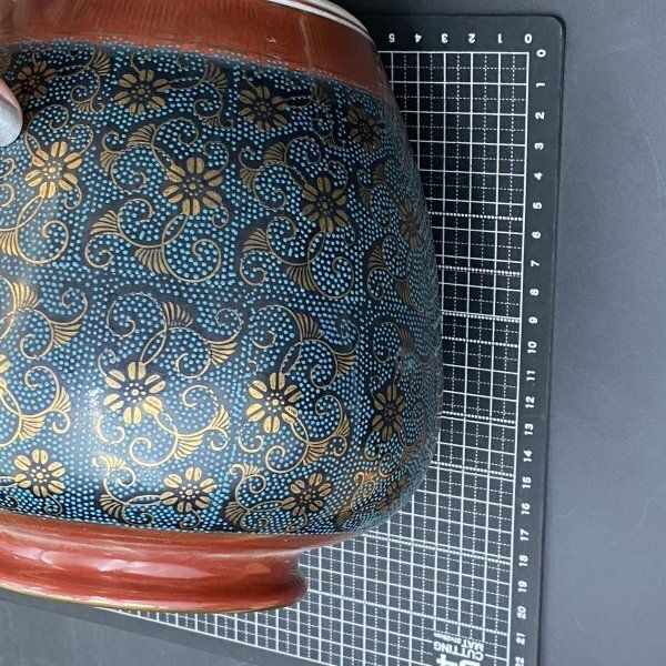 九谷焼 青粒 金彩 唐草文 花瓶 花器 美品】九谷焼 花瓶 洋山造 金彩 青粒鉄仙唐草文 25cm 共箱付き
