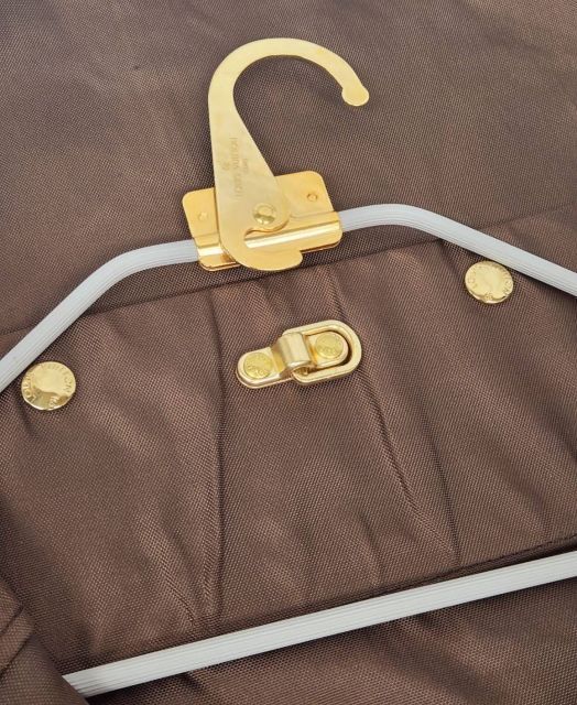 ★ルイヴィトン★ ガーメントケース　衣装カバー　ハンガー付き　折り畳み式 ☆ルイヴィトン☆ ガーメントケース 衣装カバー ハンガー付き 折り畳み