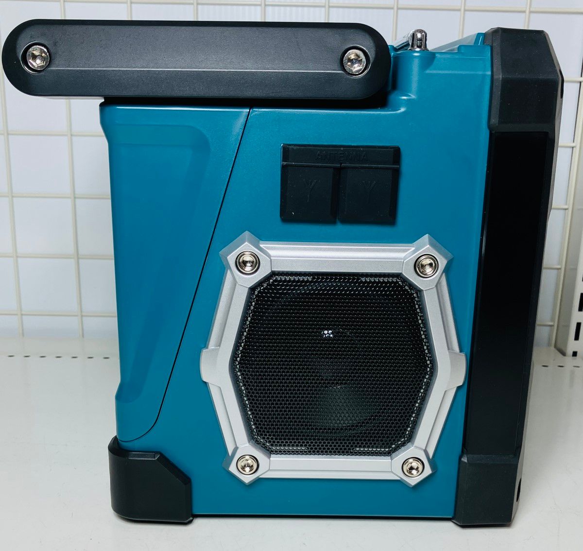 ЗЗMAKITA マキタ 14.4v 18v 充電式ラジオ付テレビ B-CASカード