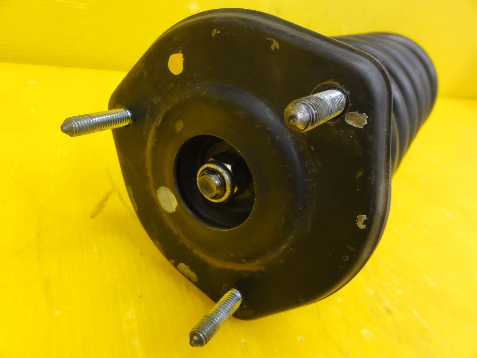 平成13年車 トヨタ JCG10 プログレ 右 前 フロント ストラット 純正 F30659