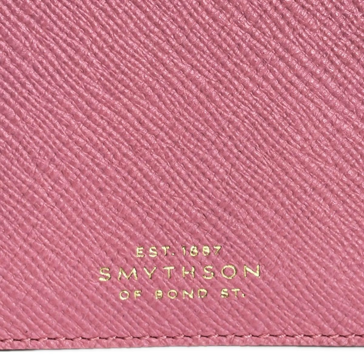 SMYTHSON ピンク レザー ポーチ SMYTHSON(スマイソン) 小物入れ美品 - ピンク パスポートケース