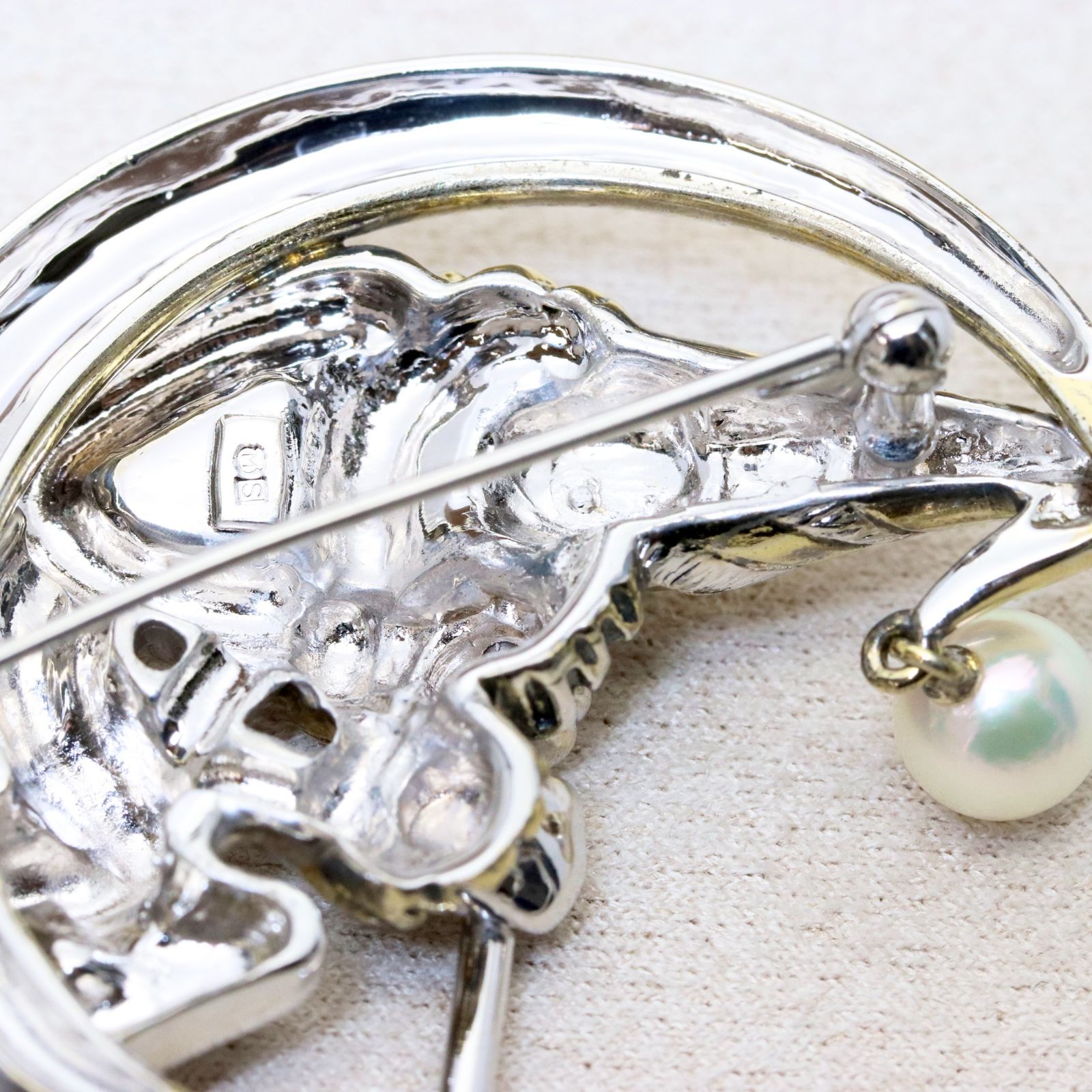 MIKIMOTO ミキモト シルバー　パール 真珠 ピエロ 三日月 ブローチ ミキモト MIKIMOTO ブローチ シルバー パール ピエロ 三日月