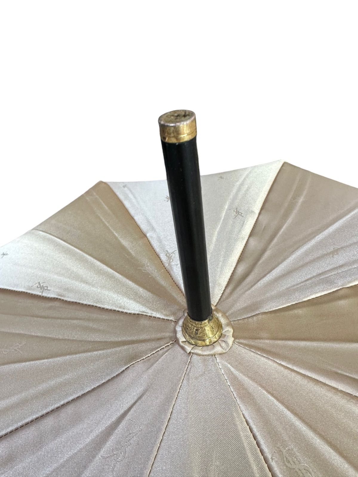 【未使用品】YSLイヴ サンローラン 長傘　収納袋付き (シャンパンゴールド) 未使用保管品 訳あり 安い】YSL イヴサンローラン アンブレラ長