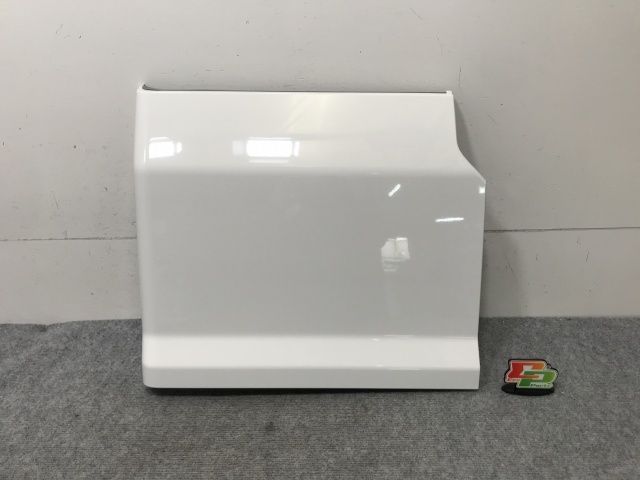 新車取り外し!ギガ 大型 2代目 2015- 10t 純正 右 リア フェンダー ホワイト ソリッド いすゞ(138698)
