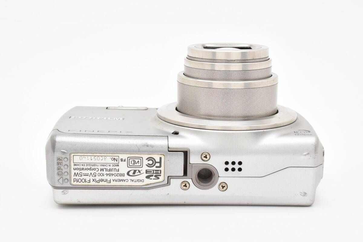 ☆ 富士フィルム FUJIFILM FINEPIX F100fd ブラック コンパクト