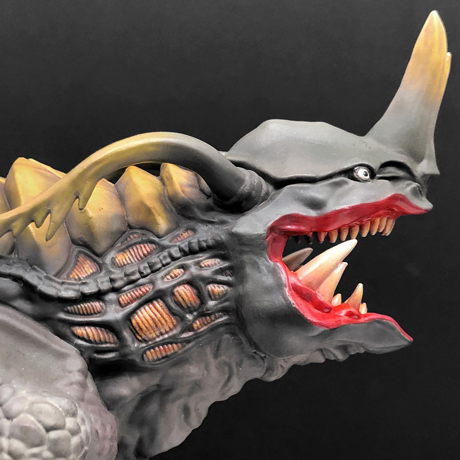 ネロンガ「ウルトラマン」登場怪獣（マーミット）大怪獣リアルソフビキット組立済 キット完成品 ネロンガ シン・ウルトラマン メガソフビキット 海洋堂