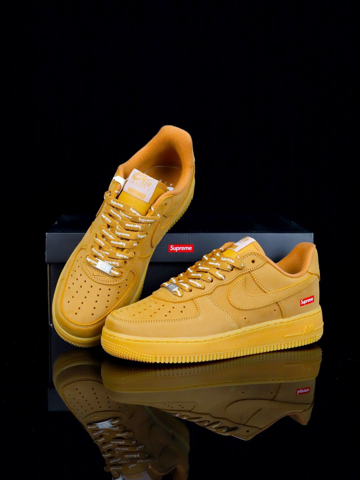 新品 Nike Air Force 1 Low Supreme