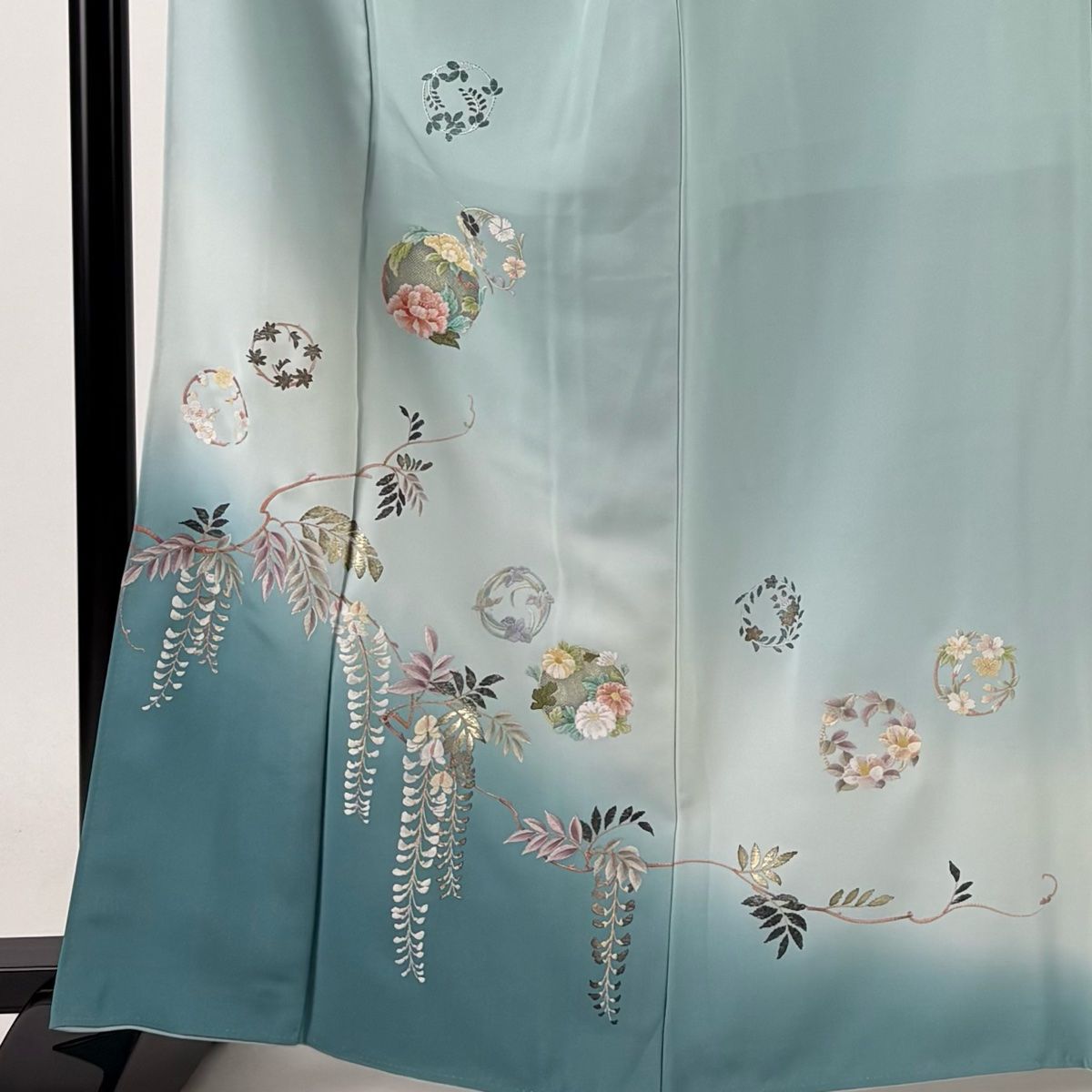 付下げ 身丈163.5cm 裄丈64cm M 袷 花丸文 藤 金彩 刺繍 薄緑