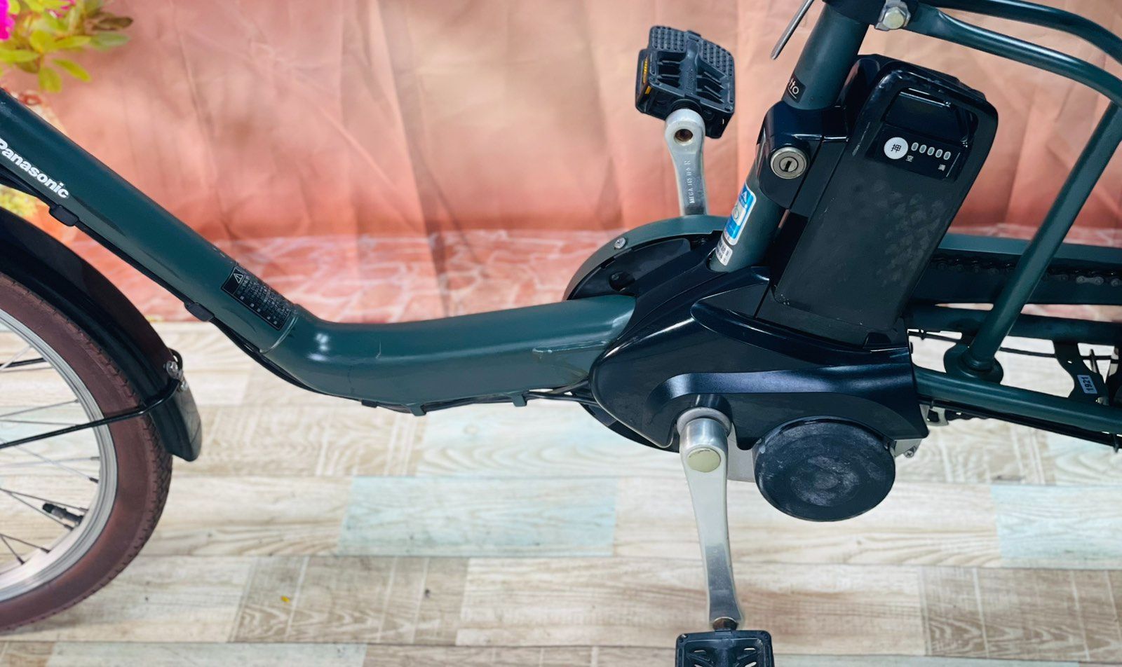 高年式】【2018年モデル】【ギュット】【マット系ダークグリーン