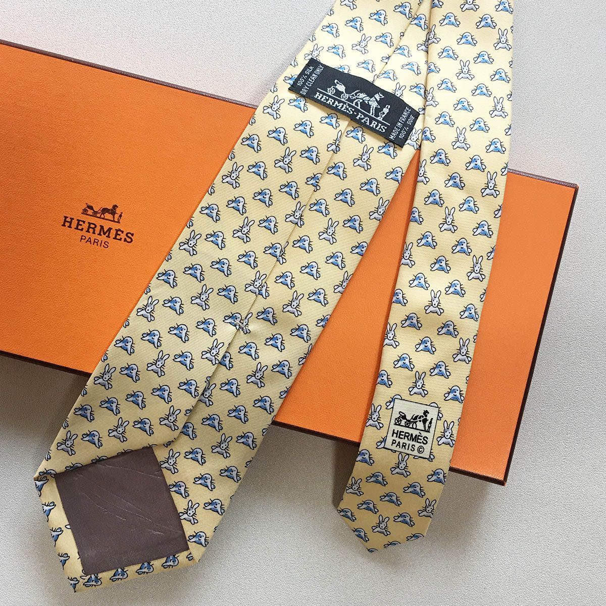 美品 エルメス HERMES ネクタイ シルク100% フランス製 クリーム