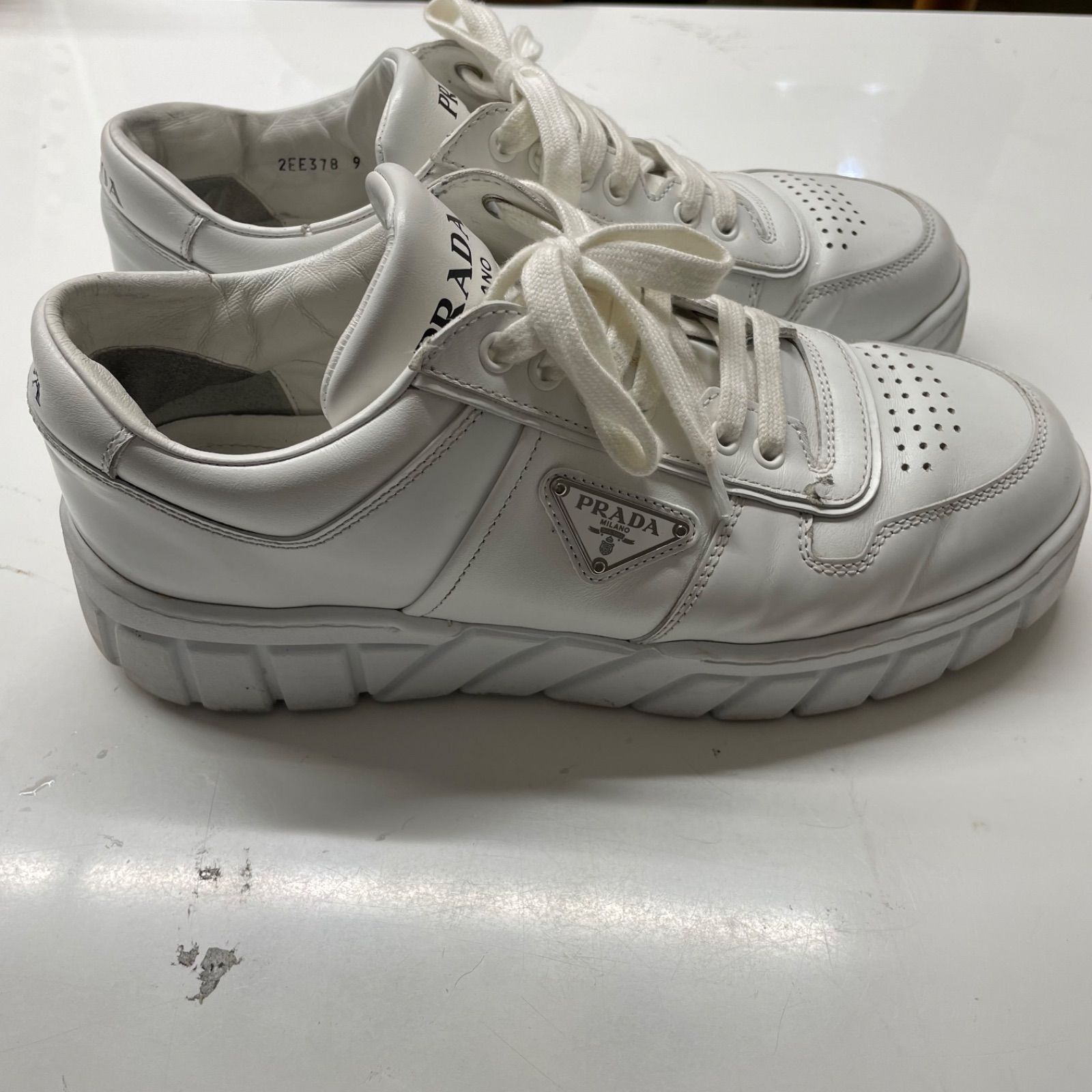 PRADA 厚底ソールスニーカー