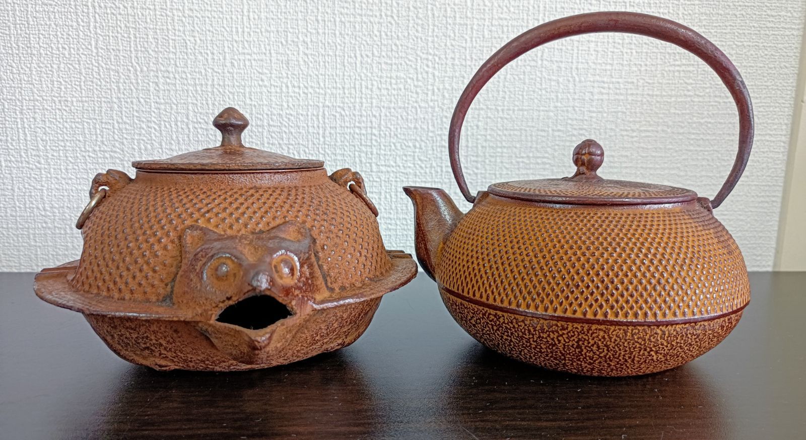 安い再入荷鉄器 急須 狸 在銘 高さ約13㎝ 鉄瓶　茶道具 伝統工芸 tekki 煎茶道具 鉄瓶