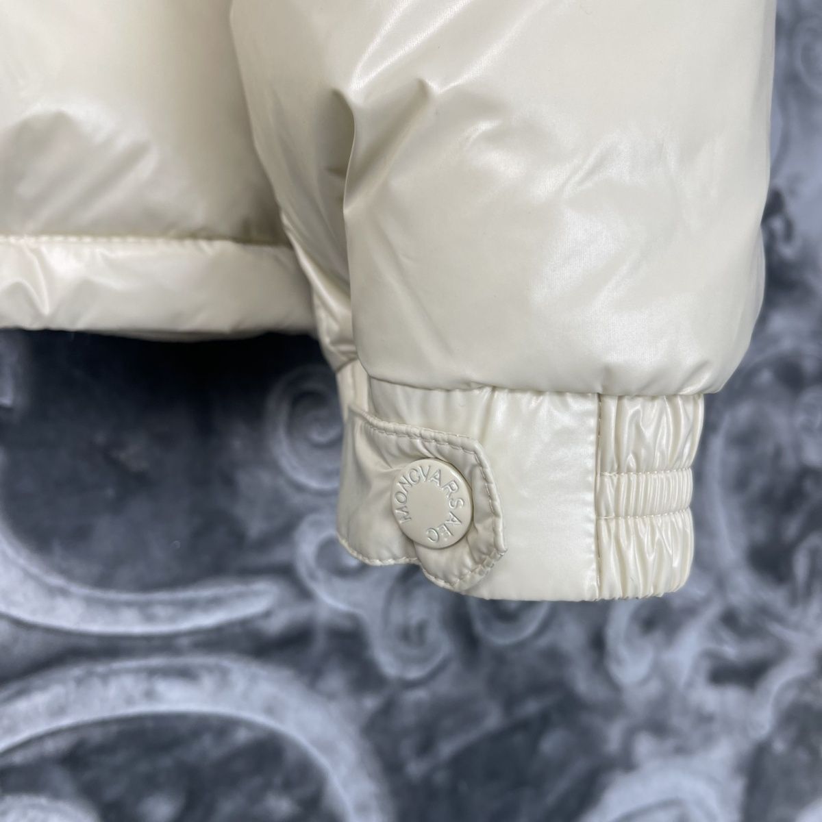 MONCLERモンクレール