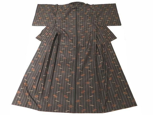5/ 希少 超美品 本場 久米島紬 織り人 与座信子 着物 ◇ 沖縄 伝統織物 小紋 ブラックがかったダークブラウン系 正絹 手織り ▼7E 5/ 希少 超美品 本場 久米島紬 織り人 与座信子 着物 ◇ 沖縄 伝統織物
