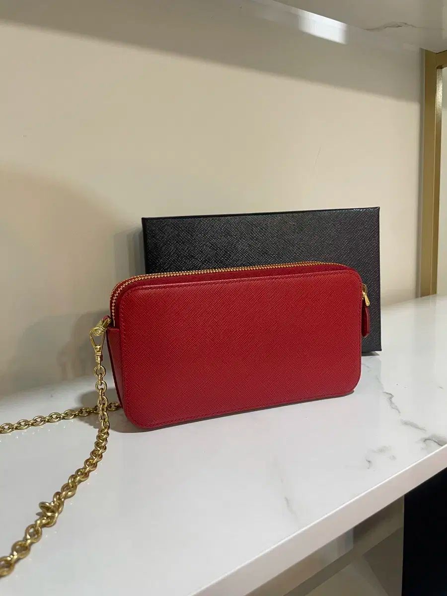 PRADA プラダ