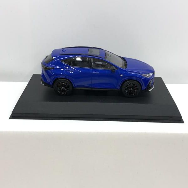 1/43 Lexus NX \"F SPORT\" 350h ミニカー　ヒートブルー Lexus NX 350h F Sport Heat Blue Contrast Layering (Diecast