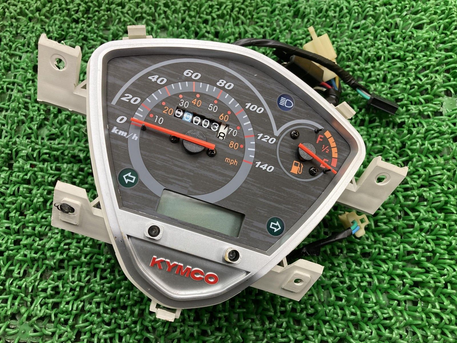 スーパー8 スピードメーター 37200-LEJ3-B20 キムコ 純正 バイク 部品 修復素材に 部品取りに 車検 Genuine 【中古】 66 スーパー8 スピードメーター 37200-LEJ3-B20 キムコ 純正 バイク 部品