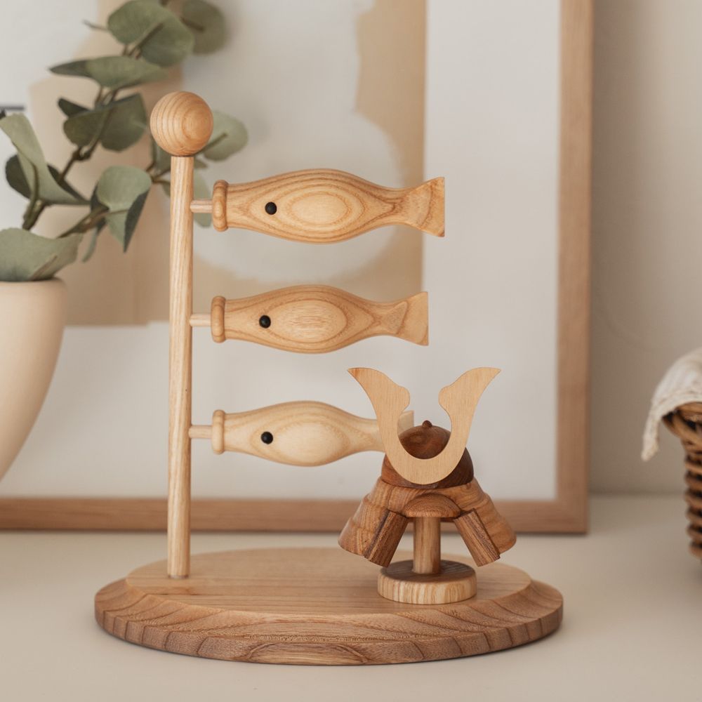 OUTLET 20%OFF 箱不良 Wooden Koinobori - mini Kabuto set 木製 鯉のぼり - ミニ兜セット | 兜飾り 節句飾り こいのぼり 兜 こどもの日 コンパクト五月人形 卓上 おしゃれ