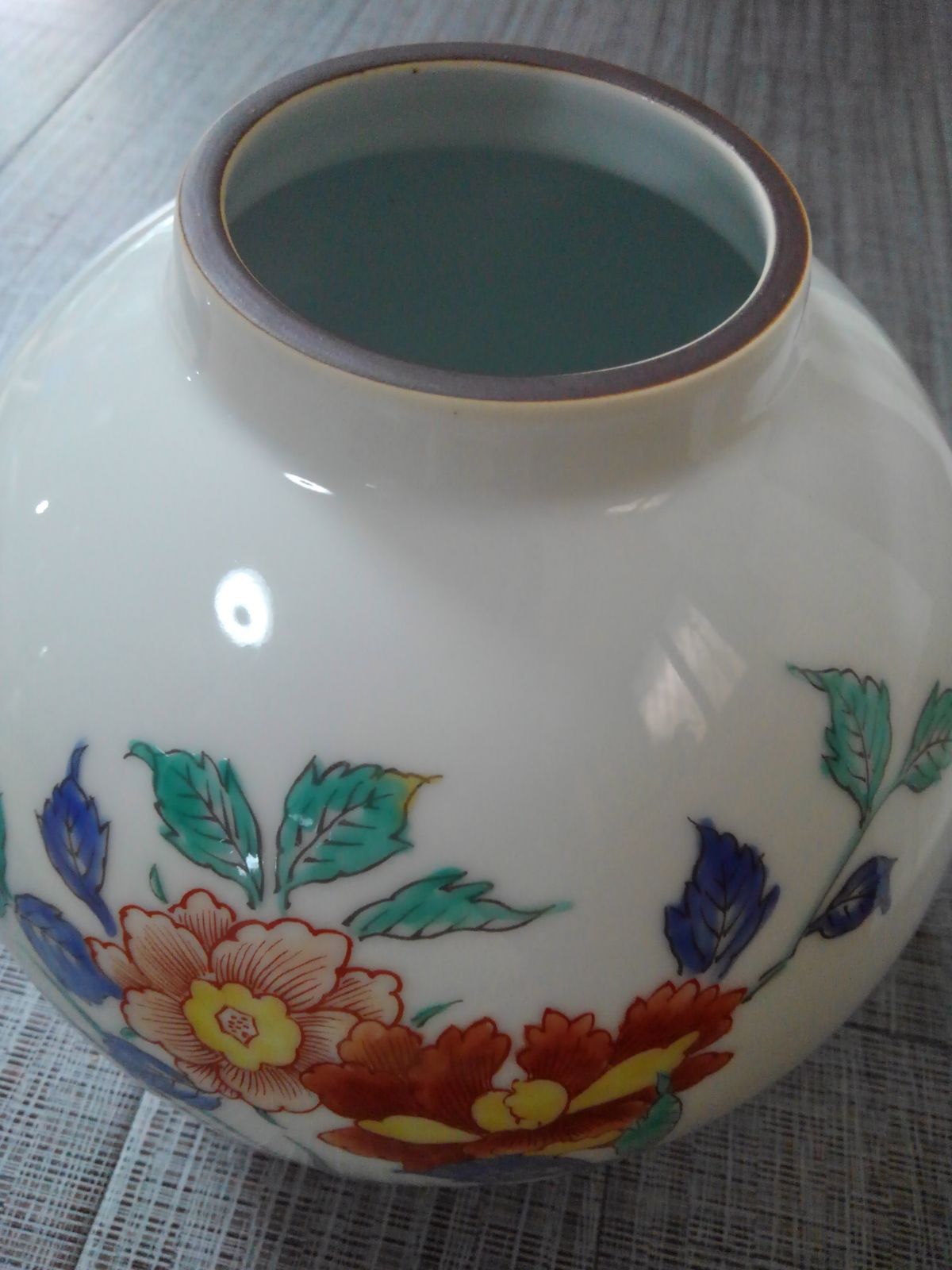 有田焼 武右衛門作品 注文 柿右衛門様式 ボタン柄の花びん ボタン柄の