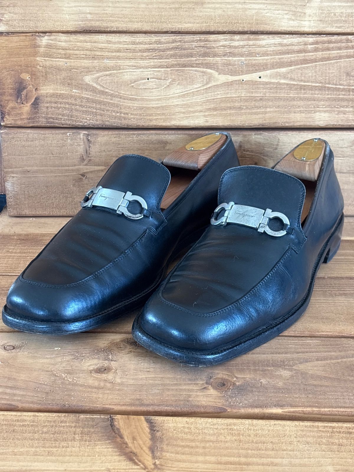 「美品」 Ferragamo メンズ靴 シューキーパー付き フェラガモ 革靴 専用シューキーパー付き - メルカリ