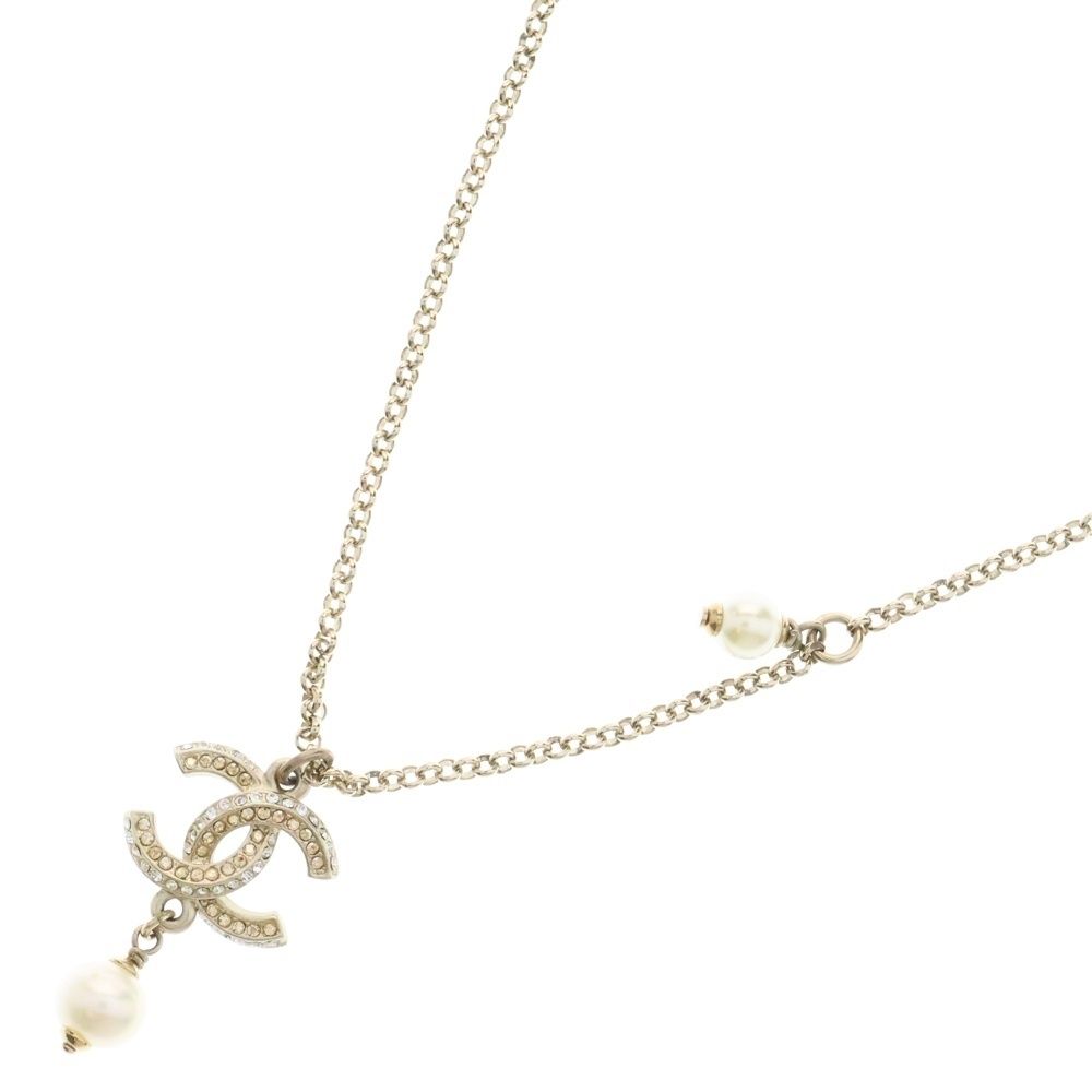 ホワイトパール×ゴールドチェーンが素敵♪【CHANEL】ネックレス CHANEL (シャネル) ココマーク ロゴ パール ラインストーン