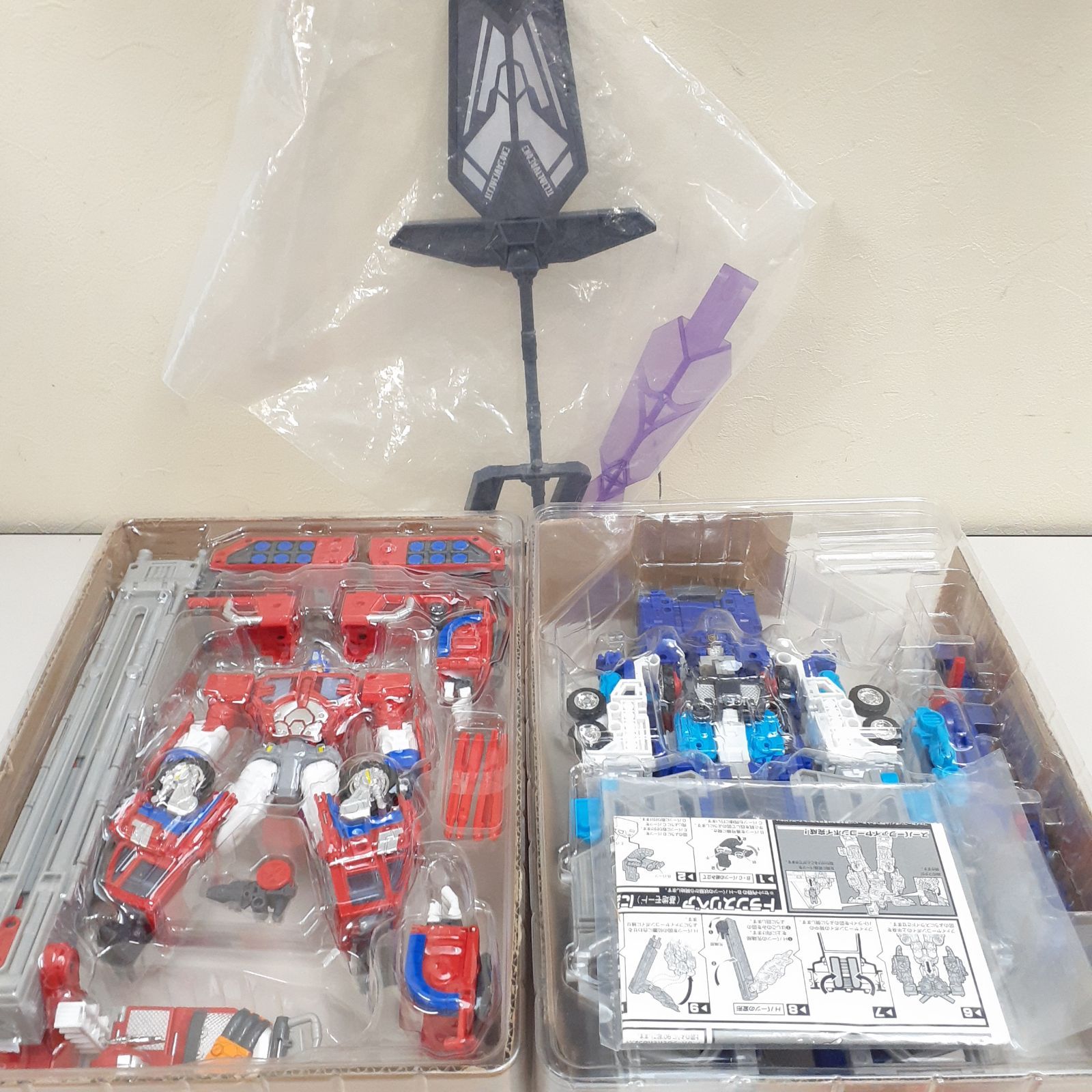 未開封・未使用品　トランスフォーマー　カーロボット　ゴッドファイヤーコンボイ トランスフォーマー』ゴッドファイヤーコンボイがハズブロ社のクラウド