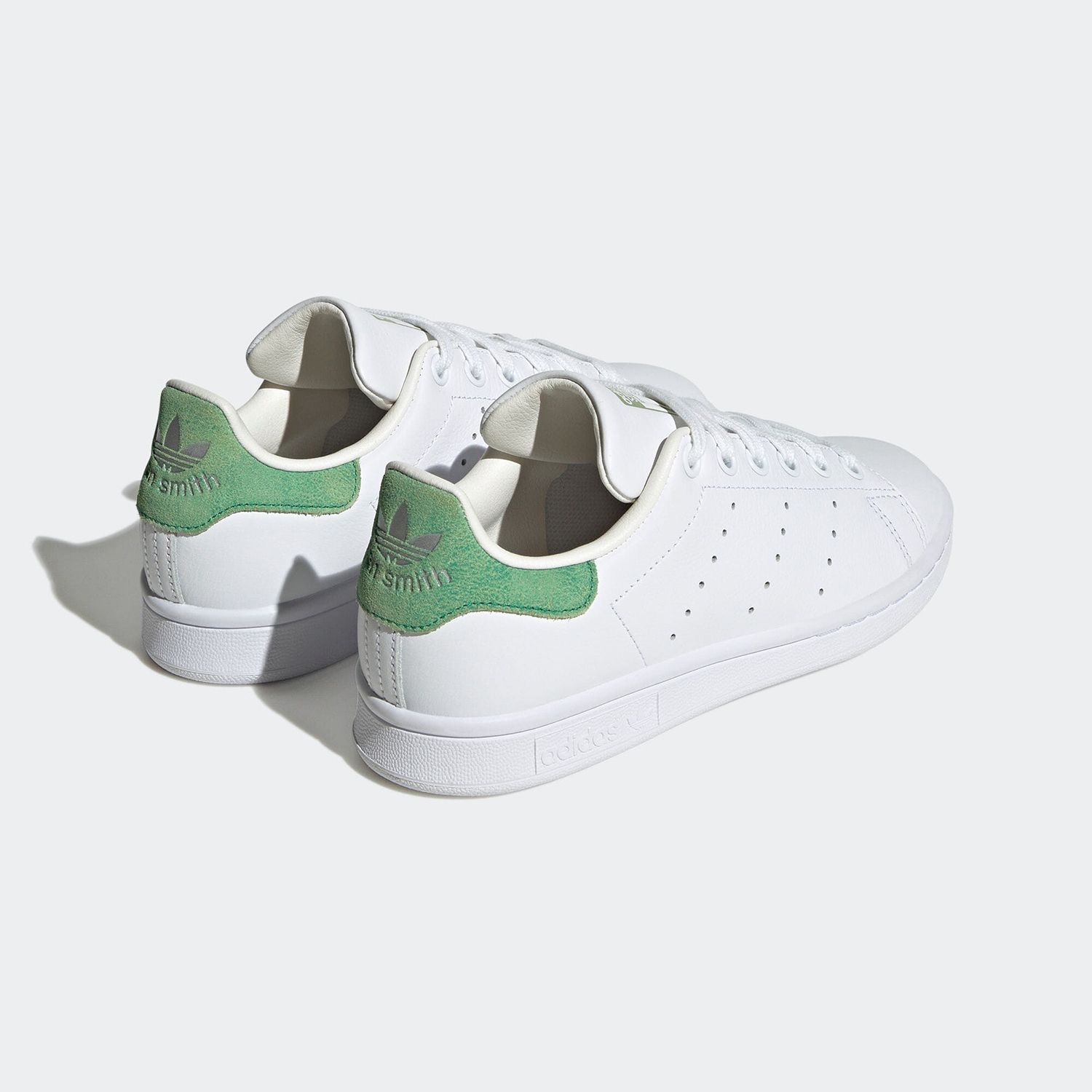 [アディダス] スタンスミス [STAN SMITH J] フットウェアホワイト/オフホワイト/コートグリーン HQ1854 国内正規品 アディダス] スタンスミス [STAN SMITH J] フットウェアホワイト/オフ
