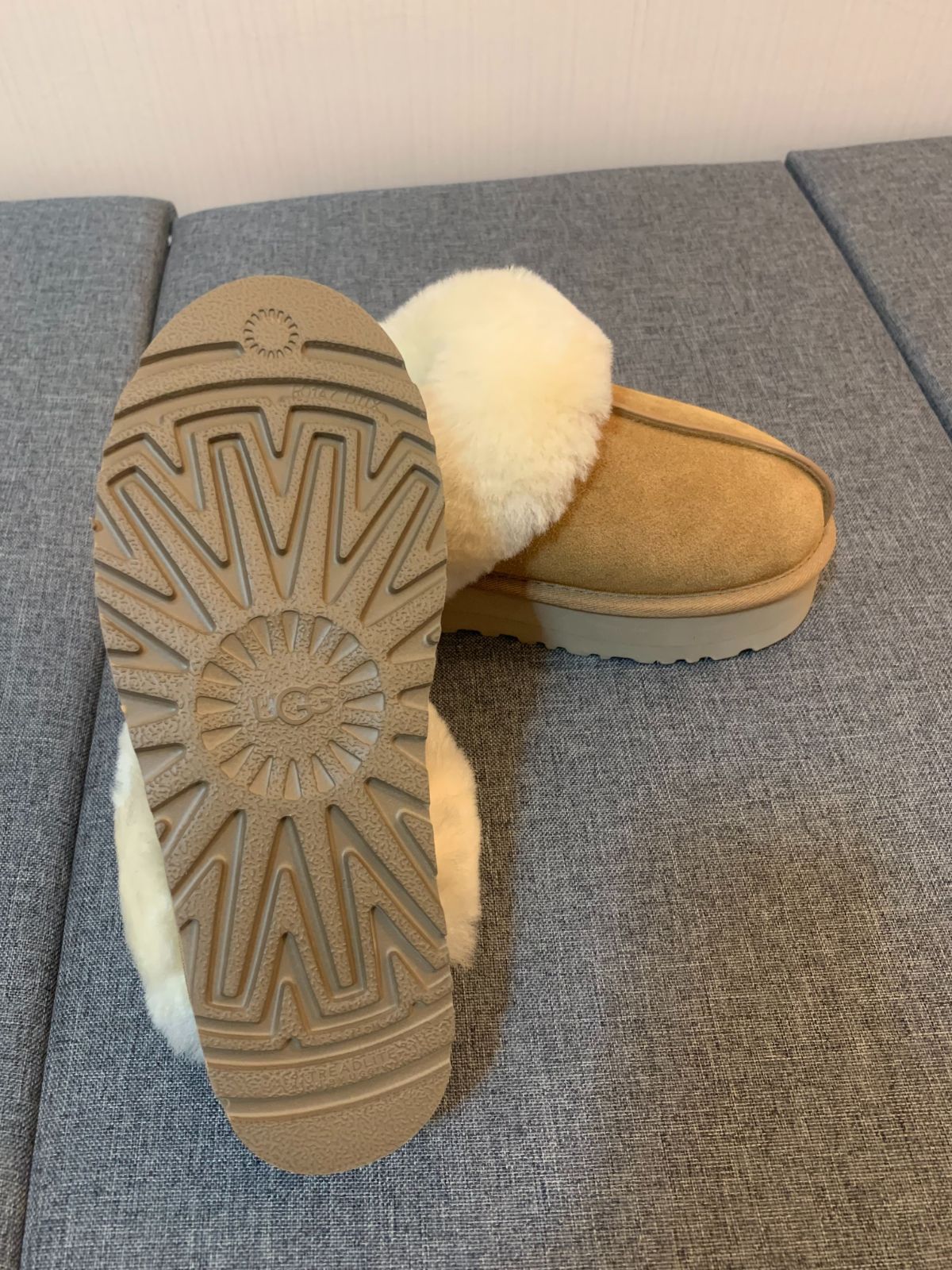 アグ UGG ディスケット シューズ スエード スリッポン厚底スノーブーツソールラバー100%