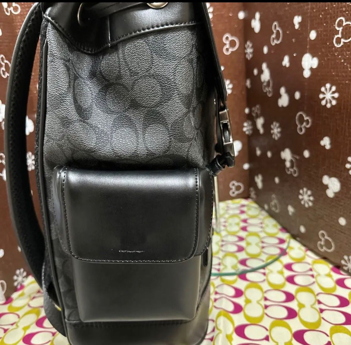 新品☆COACHシグネチャー柄/リビングトン バックパック40344 - メルカリ