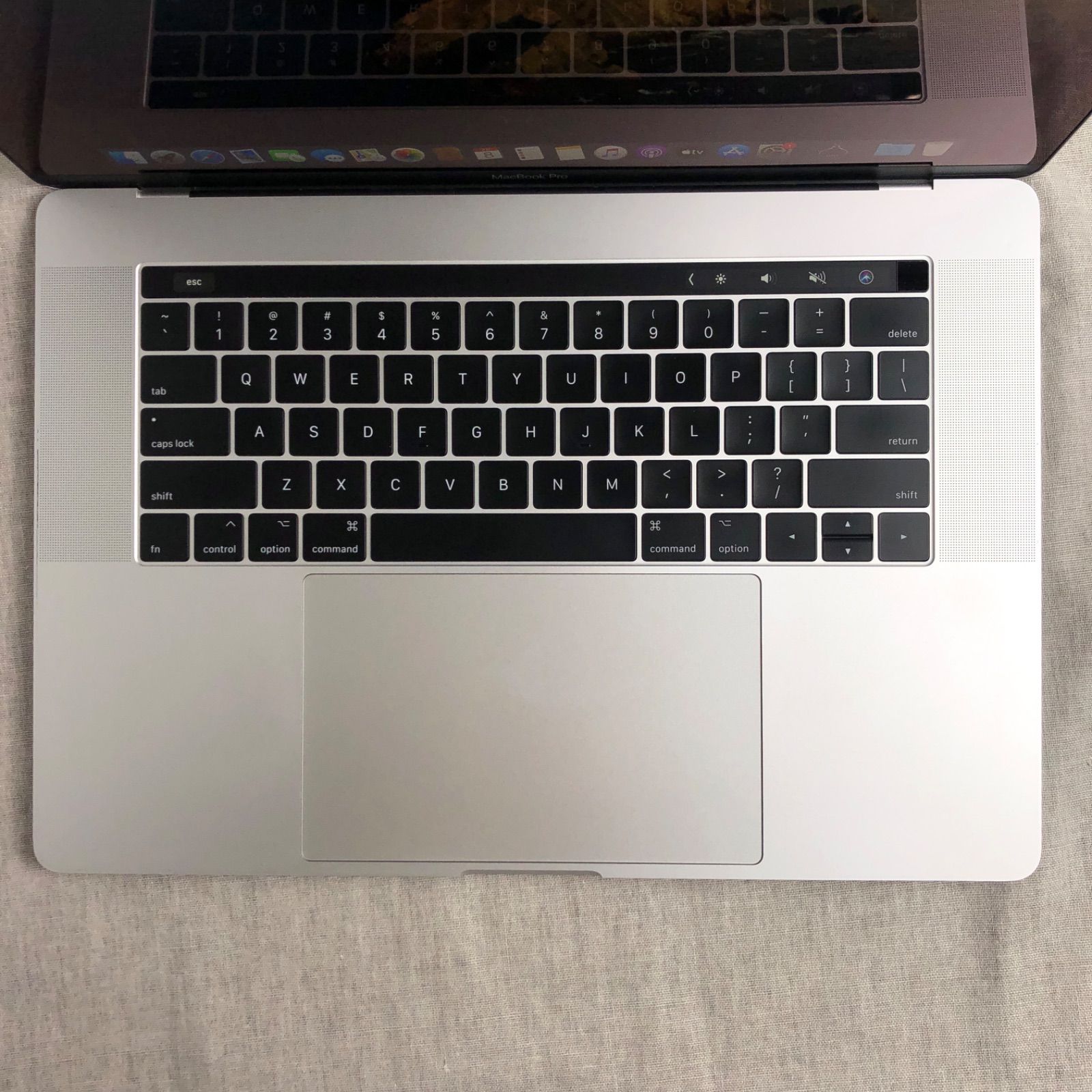 ◇ジャンク品・本体のみ◇Apple MacBook Pro (15-inch, 2017) 【Touch