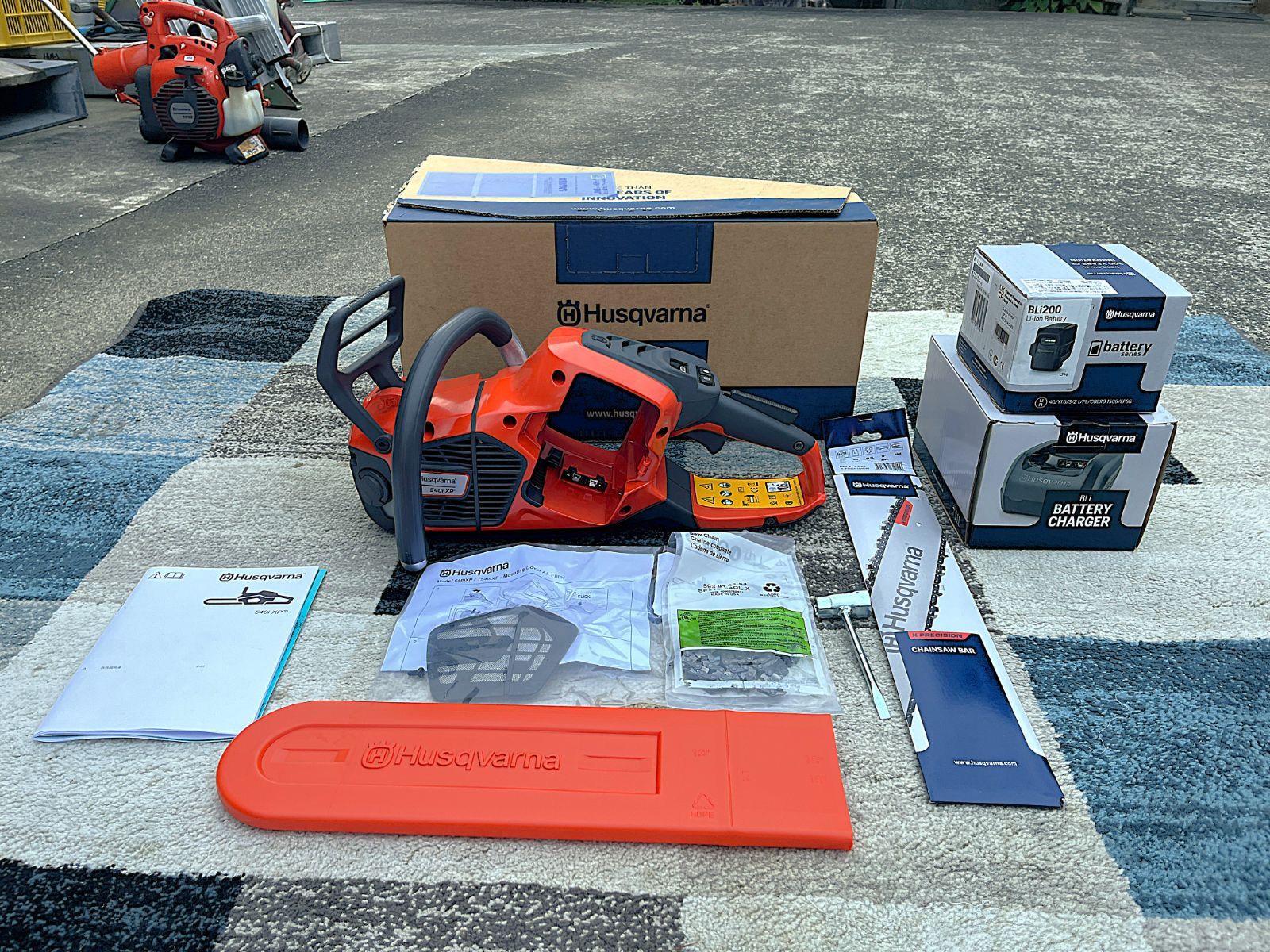 バッテリー 充電器セット ♥ Husqvarna ハスクバーナ 540ixp 充電式チェーンソー バッテリー式チェーンソー チェンソー