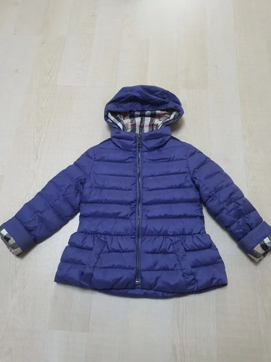 4Y Burberry Kids(バーバリーキッズ) 軽量 ダウン Burberry ワンピース