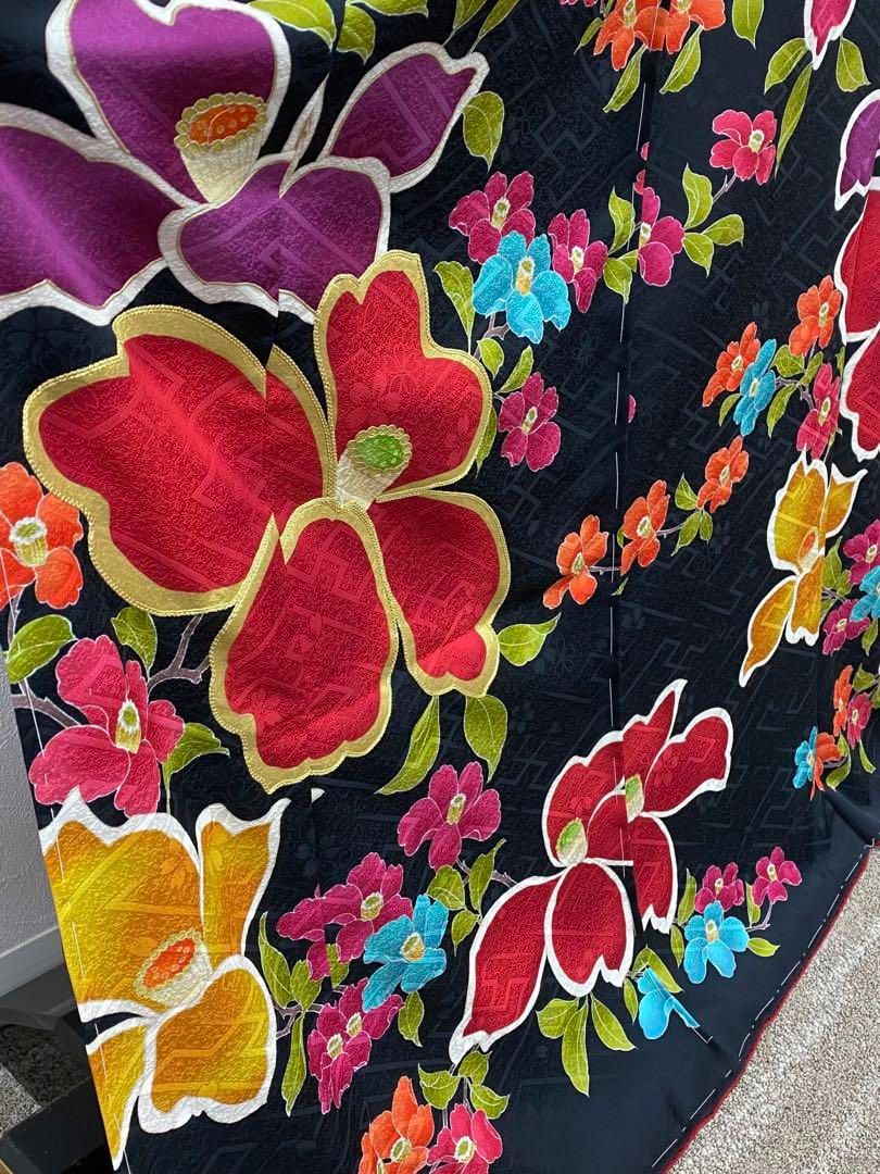 振袖 仮絵羽 金駒 金彩 紋意匠 大輪 和モダン 正絹 未仕立て品 八掛付き 振袖 仮絵羽 金駒 金彩 紋意匠 大輪 和モダン 正絹 未仕立て品