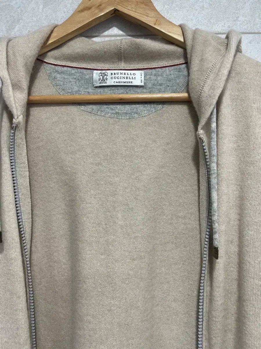 ブルネロクチネリ　モニーレ付きベージュ　パーカー カシミヤ100% ブルネロクチネリ パーカー Bランク. : 質屋さのや Yahoo