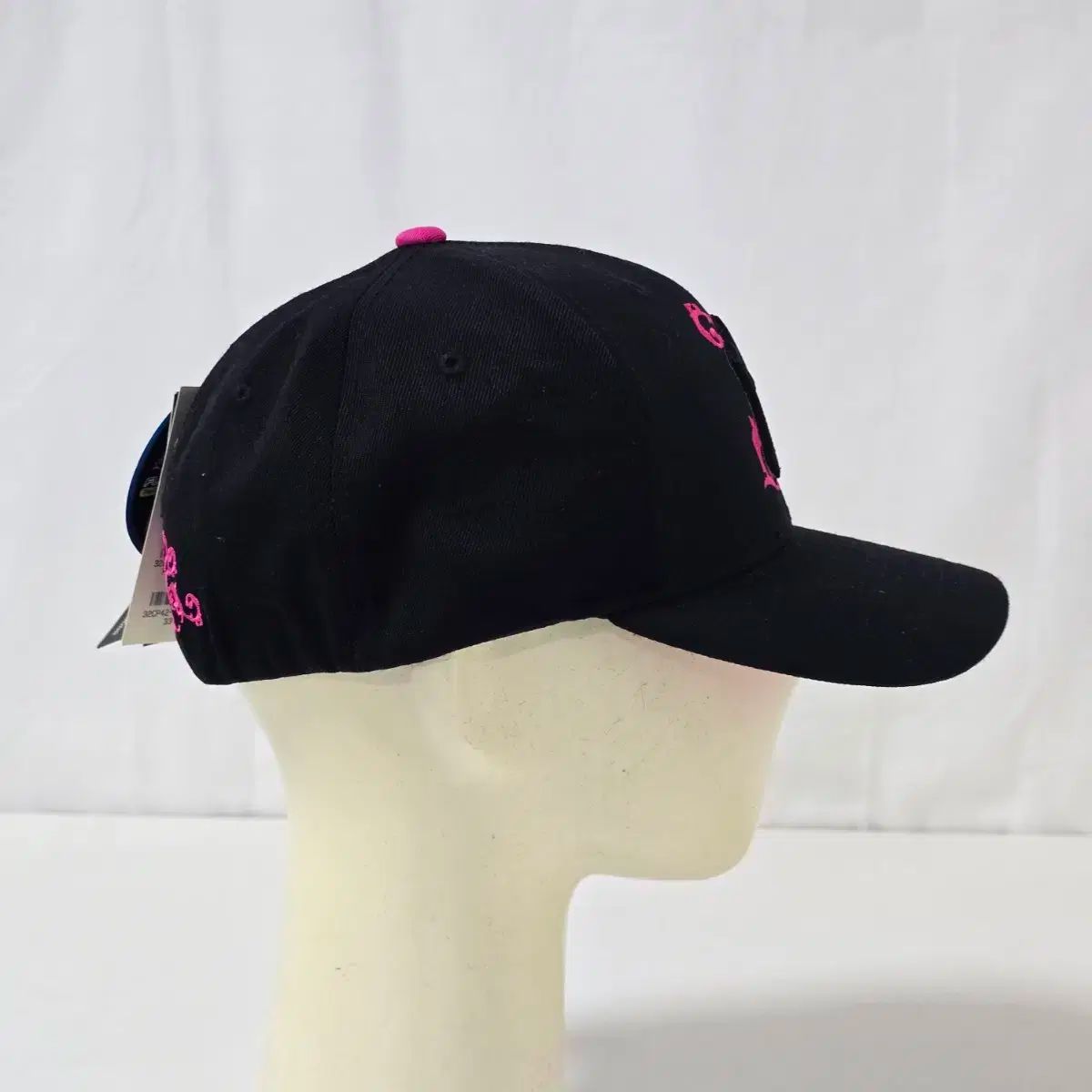 新品 MLB ニューヨークヤンキース ブラック ピンク 刺繍ロゴ