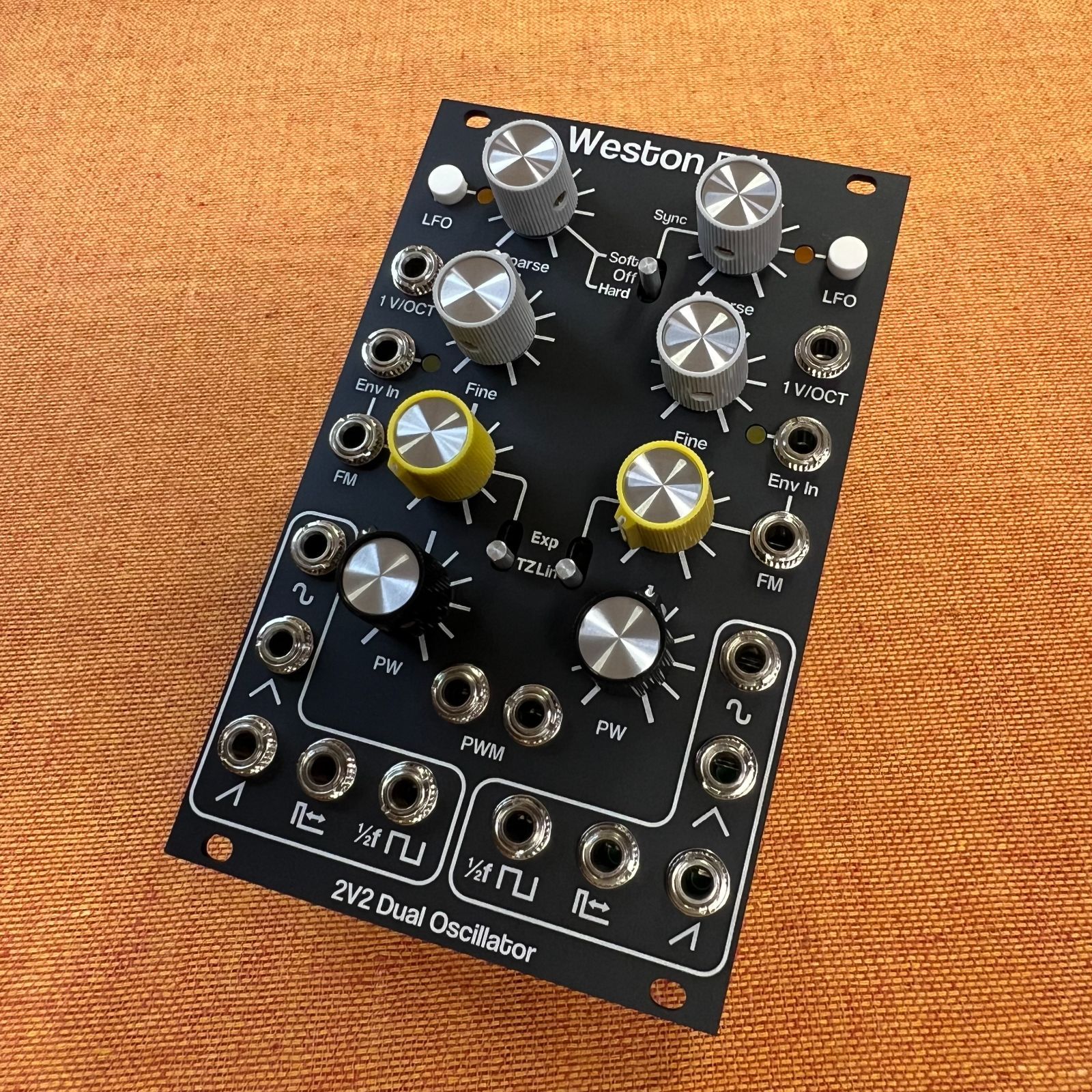 Weston Precision Audio: 2V2 Dual Analog Oscillator - メルカリ