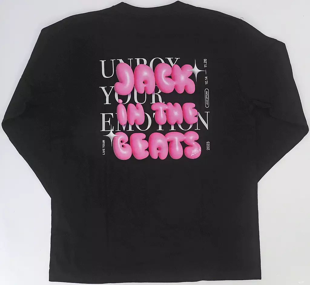 値下げ中　韓国限定「ハウルの動く城」　ロングスリーブTシャツ　ヒン 値下げ中 韓国限定「ハウルの動く城」 ロングスリーブTシャツ