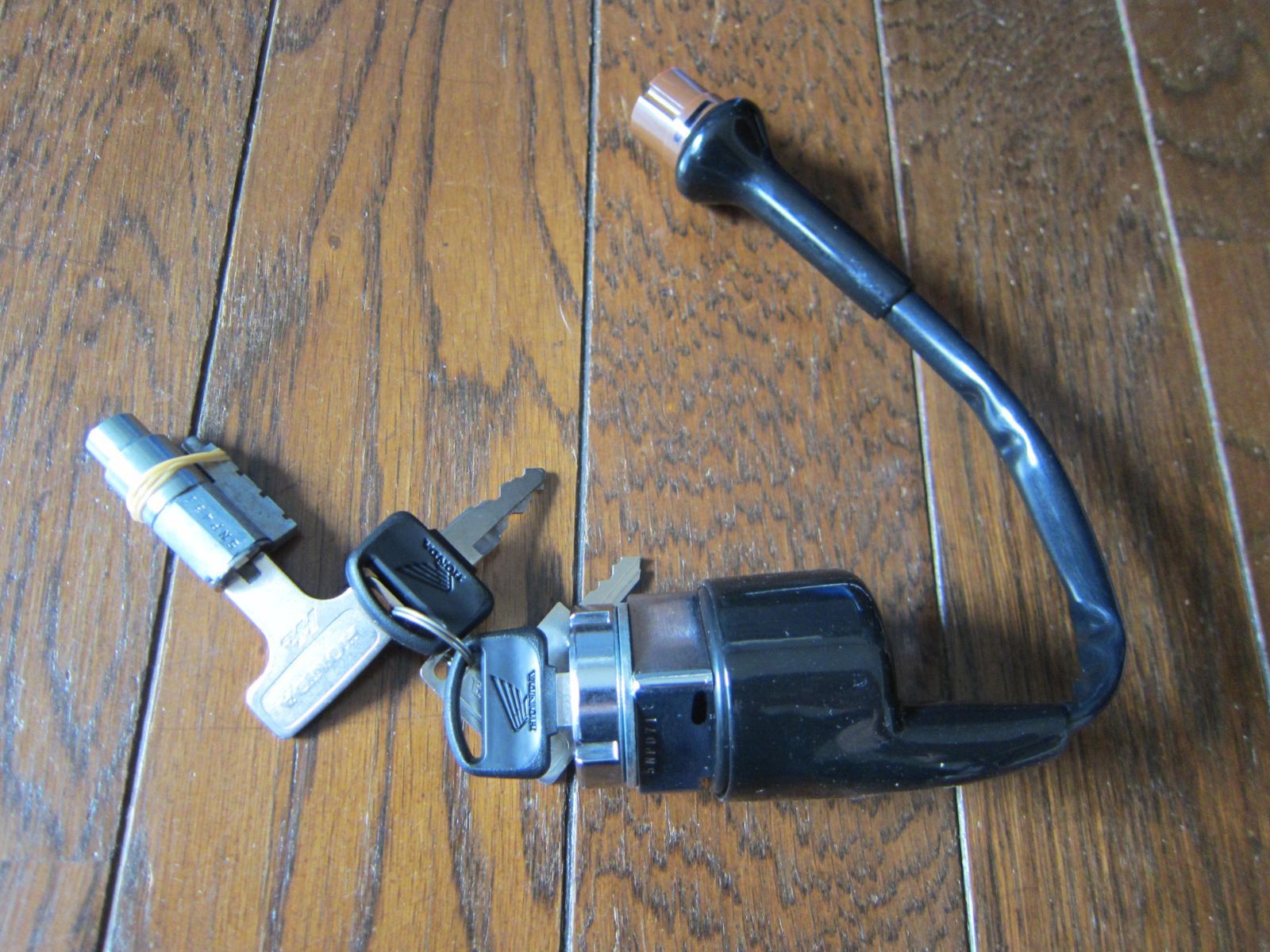 旧車 ホンダ純生 旧CB系～メインキー＆ハンドルロック CB250 CB350 CB450 CB550 CB650 CB750 CB750Fフォアー系に 有るうちに買っとく