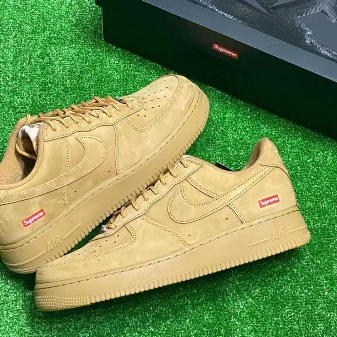 新品未使用 ナイキ Nike Air Force 1 Low Supreme DN1555-200 スニーカー