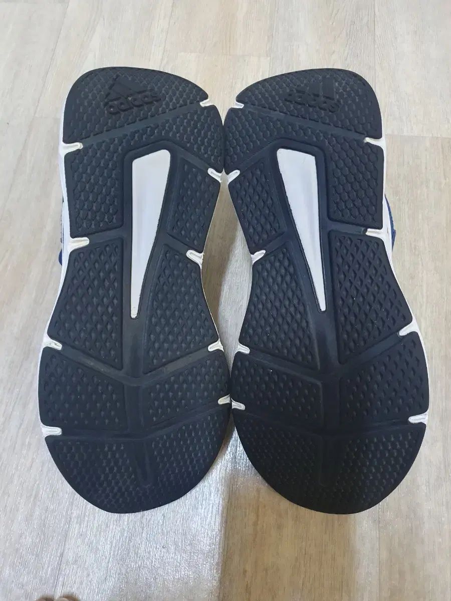 adidas(アディダス) スニーカー 255（男性男性 adidas