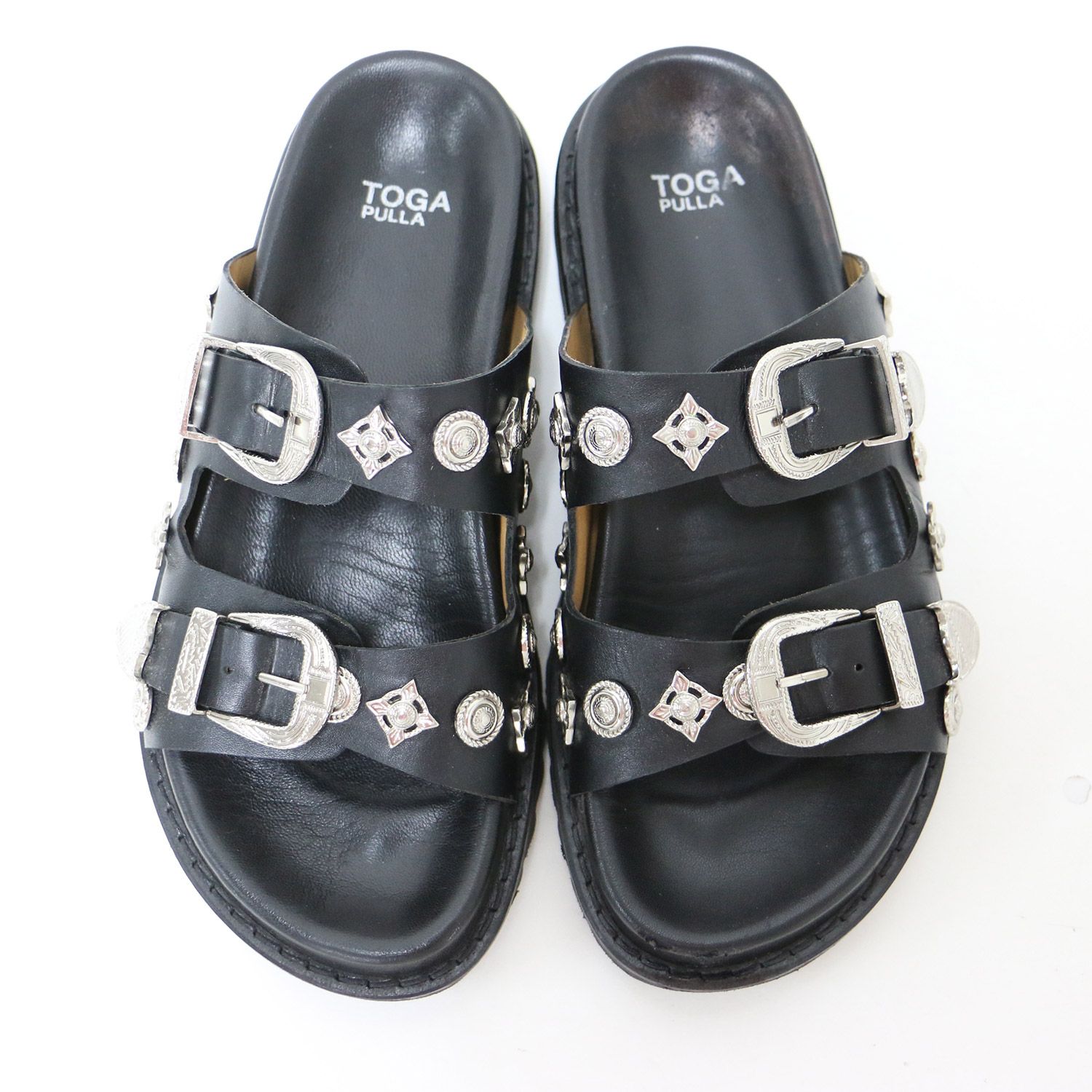 TOGA PULLA トーガ サンダル ブラック シルバー サイズ:38(24.0cm