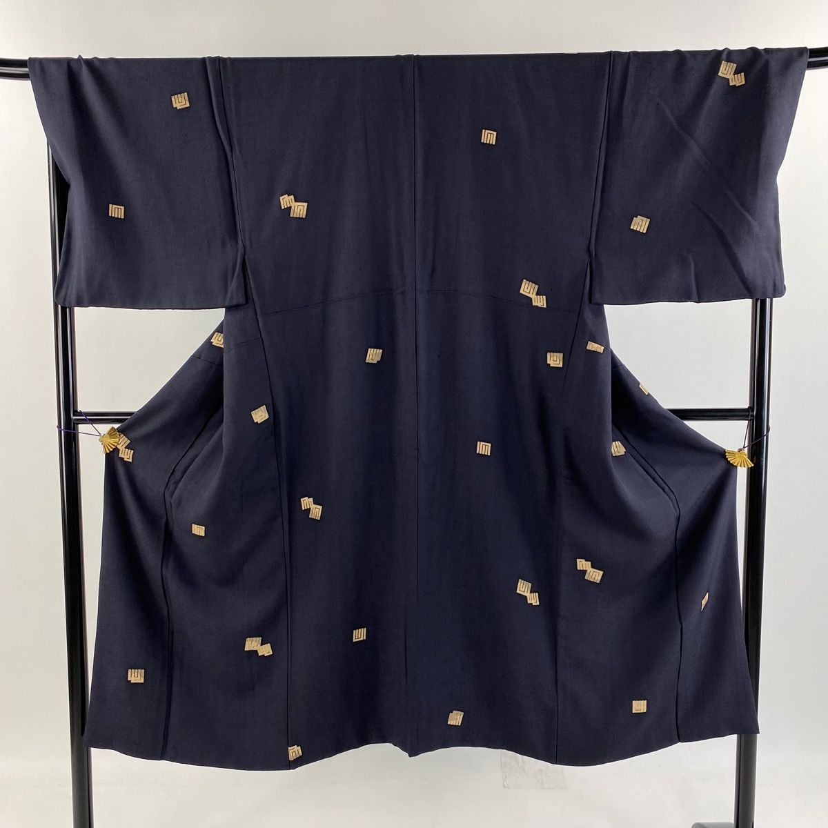 正絹　お召し　黒×墨色　蚊絣模様 正絹 お召し 黒×墨色 蚊絣模様 正絹 お召し 黒×墨色 蚊絣模様 中古