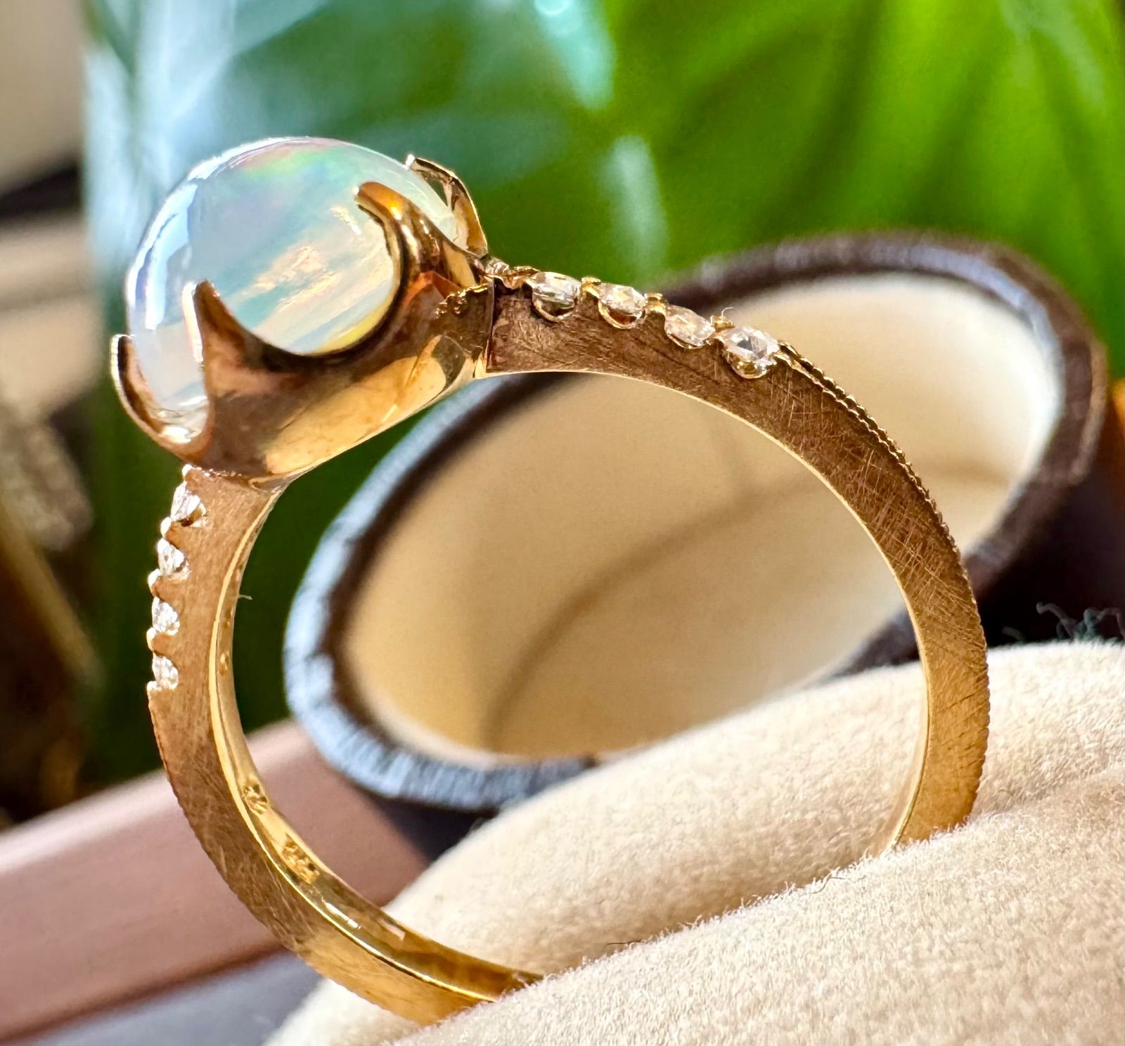 セイレーンアズーロ◇ K18YG*11号*オパール*ロゼッタリング*カボション