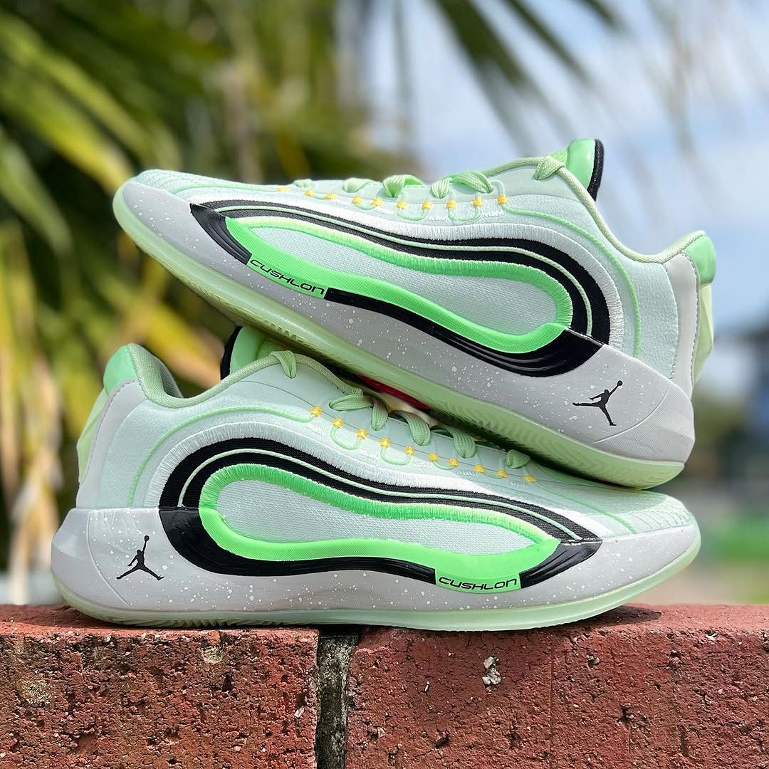 JORDAN LUKA 4 GS SPACE NAVIGATOR ナイキ ジョーダン ルカ 4 ドンチッチ キッズ 女性 子供 ミニバス BOY S barely green|black-vapor green HJ5225-300