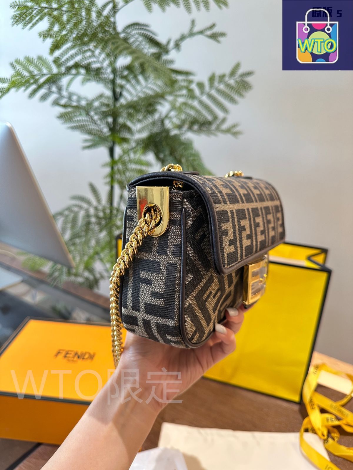 今日WTO】Vintage Fendi ヴィンテージフェンディ ミニバゲット