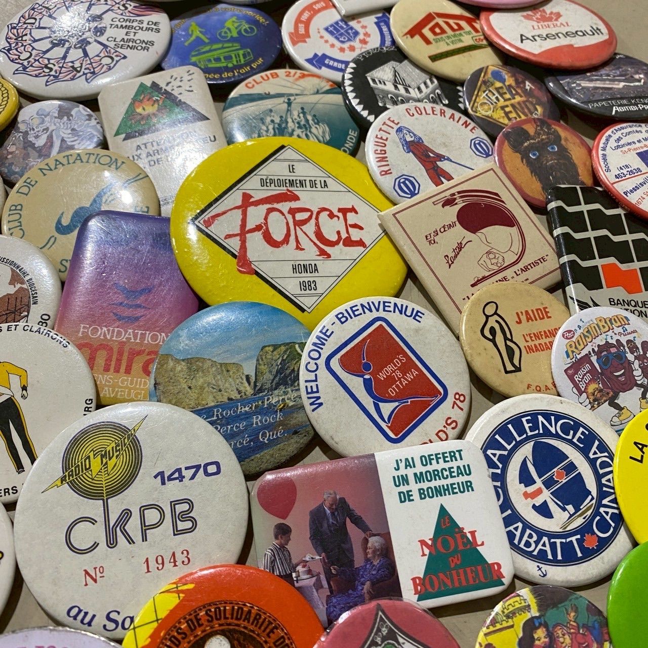 缶バッジ 50 個 セット まとめて 大量 卸 古着 アンティーク ビンテージ バッジ 小物 VINTAGE ANTIQUE アメリカン ポップ レトロ ワンポイント2025 L 10000 p 10