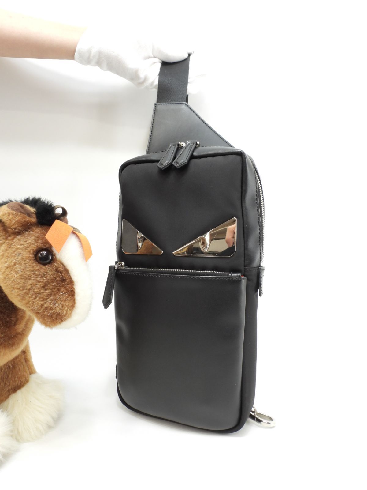 【美品】フェンディ モンスター ボディバッグ ウエストバッグ レザー ブラック フェンディ(FENDI)フェンディ モンスター バグズアイ ウエストバッグ